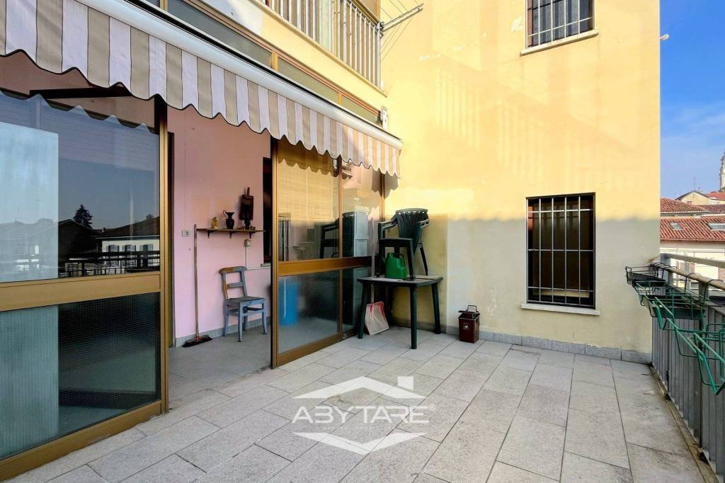 Appartamento in vendita a Carignano piazza Carlo Alberto, 33