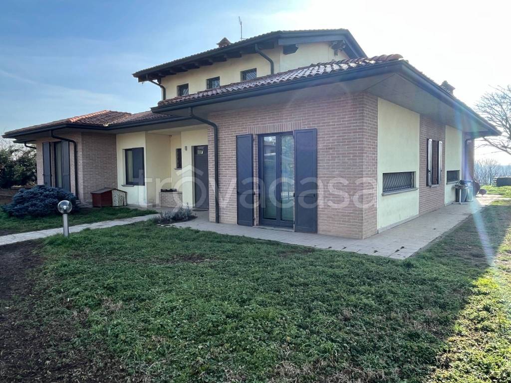 Villa in vendita a Chignolo Po via Bellaria