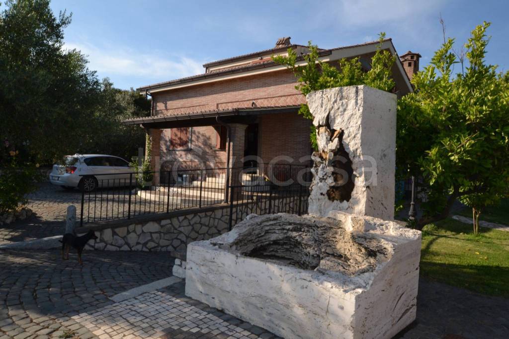 Villa in affitto ad Albano Laziale via Nettunense, 458