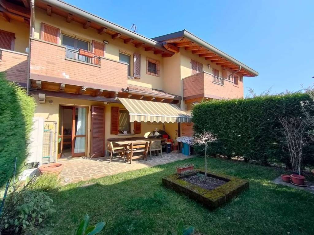 Villa a Schiera in vendita a Pontirolo Nuovo