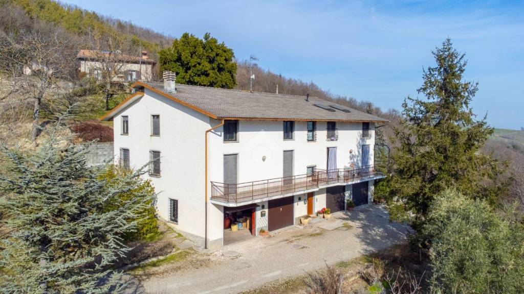 Villa Bifamiliare in vendita a Langhirano strada valle