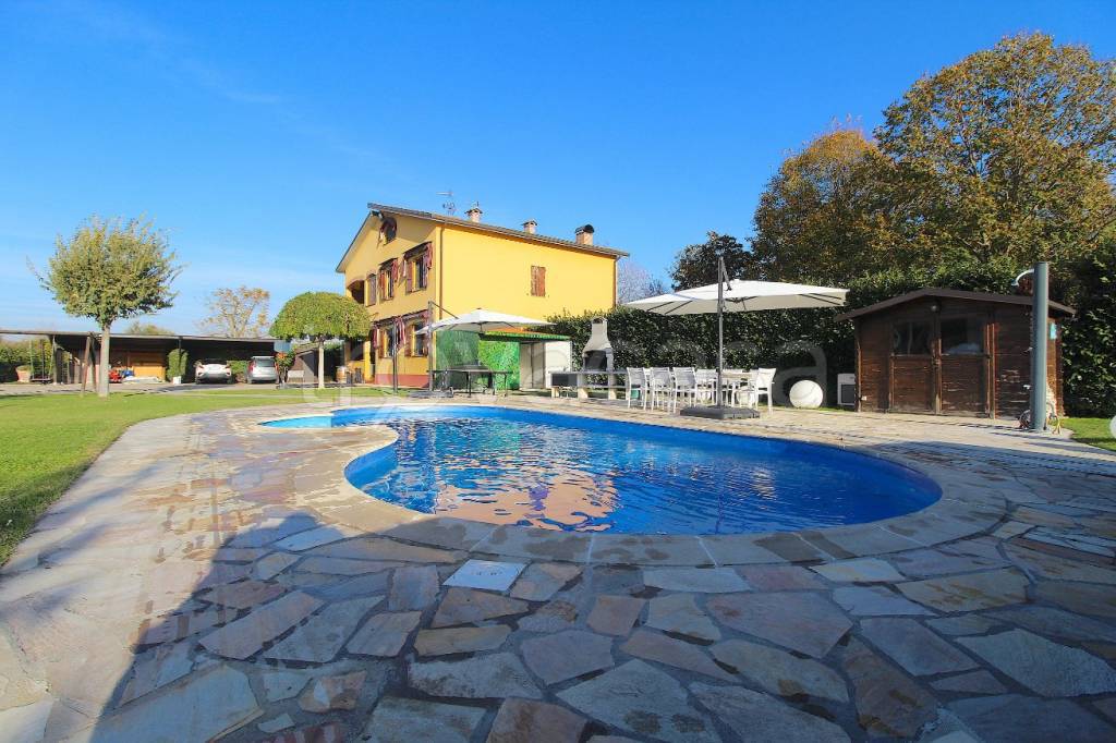 Villa in vendita a Ozzano dell'Emilia via Prati Ronchi, 4