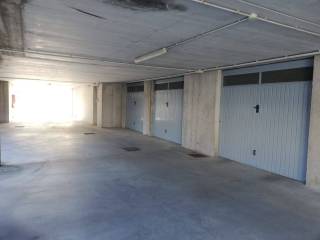 Garage in affitto a ostiano vicolo pari, 4