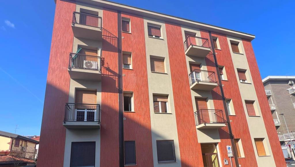 Appartamento in vendita a Rozzano via Varese