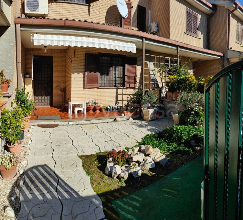 Villa Bifamiliare in vendita ad Anzio via Esculapio