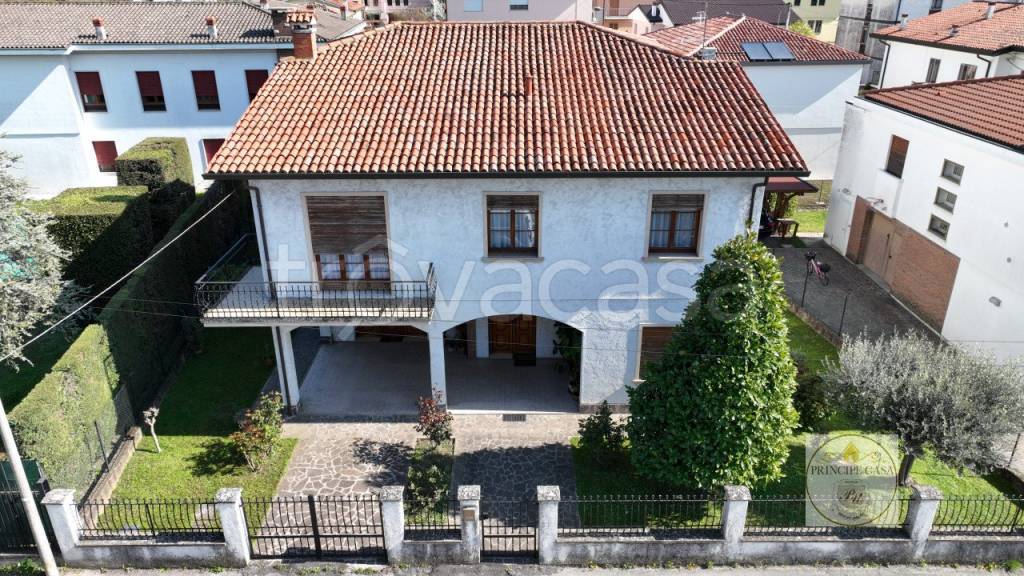 Casa Indipendente in vendita a Este via albrizzi