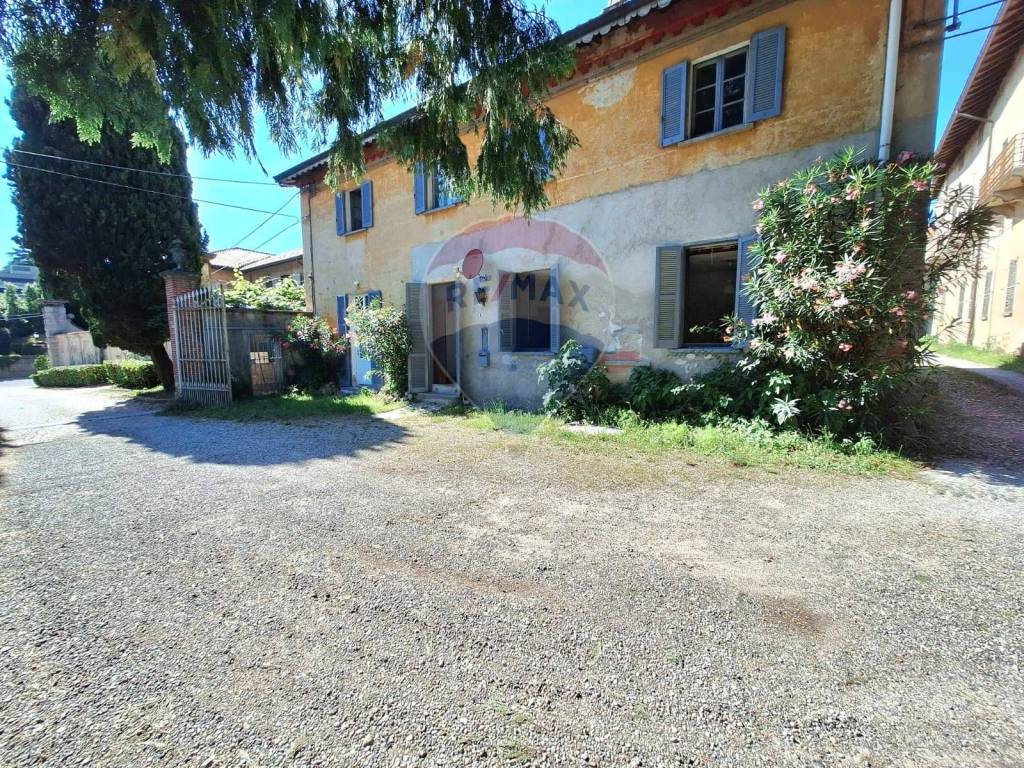 Casa Indipendente in vendita ad Albizzate via Castello, 6