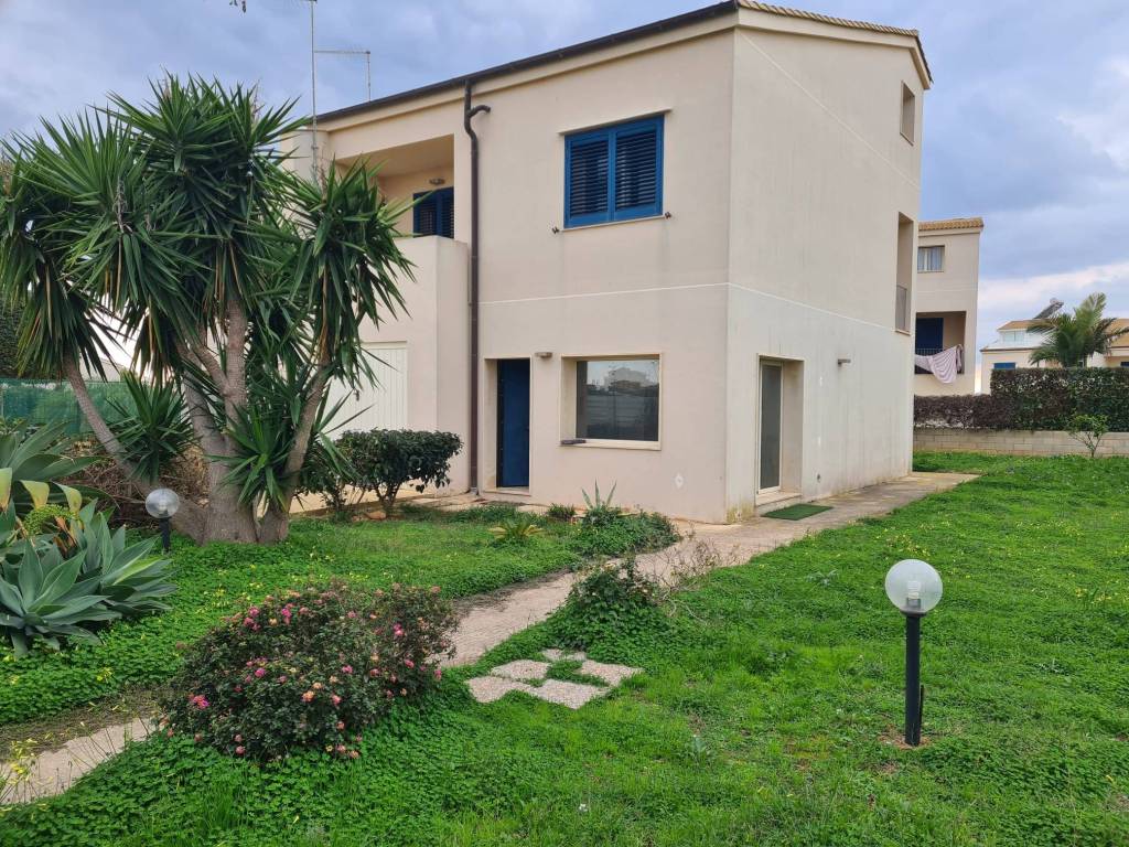 Villa a Schiera in vendita a Ragusa via Cervia