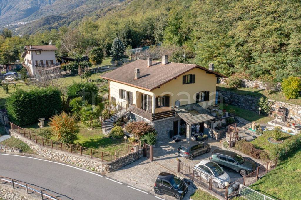 Villa in vendita a Berbenno di Valtellina via Al Muc
