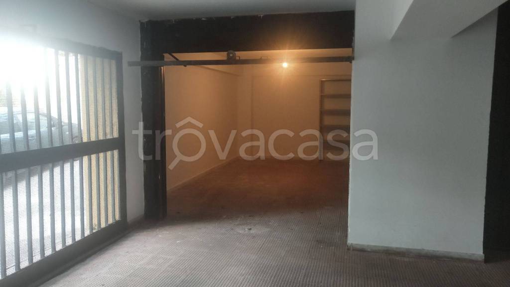 Garage in vendita a Messina salita montesanto-contrada Petrazza, H25
