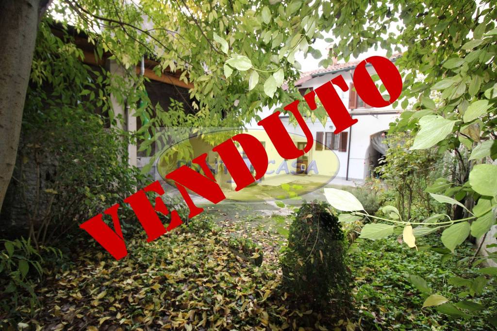Villa a Schiera in vendita a Borghetto Lodigiano piazza Mercato