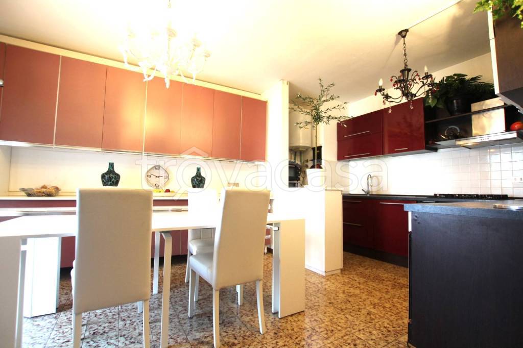 Appartamento in vendita a Cinisello Balsamo via Gioacchino Rossini, 30