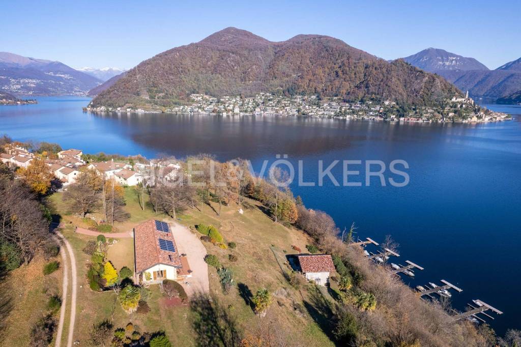 Villa in vendita a Cuasso al Monte via Casamora