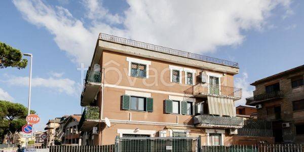 Loft in vendita a Roma via Serravalle Scrivia, 1