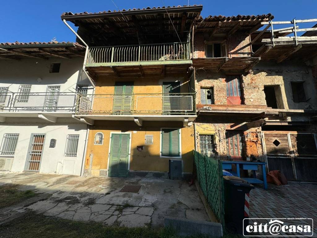 Villa a Schiera in vendita a Lauriano