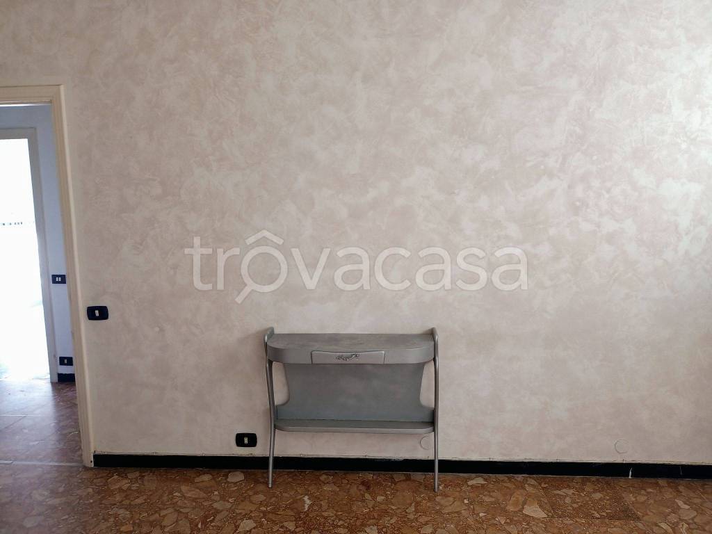 Appartamento in in vendita da privato a Genova via Giovanni Carbone, 9