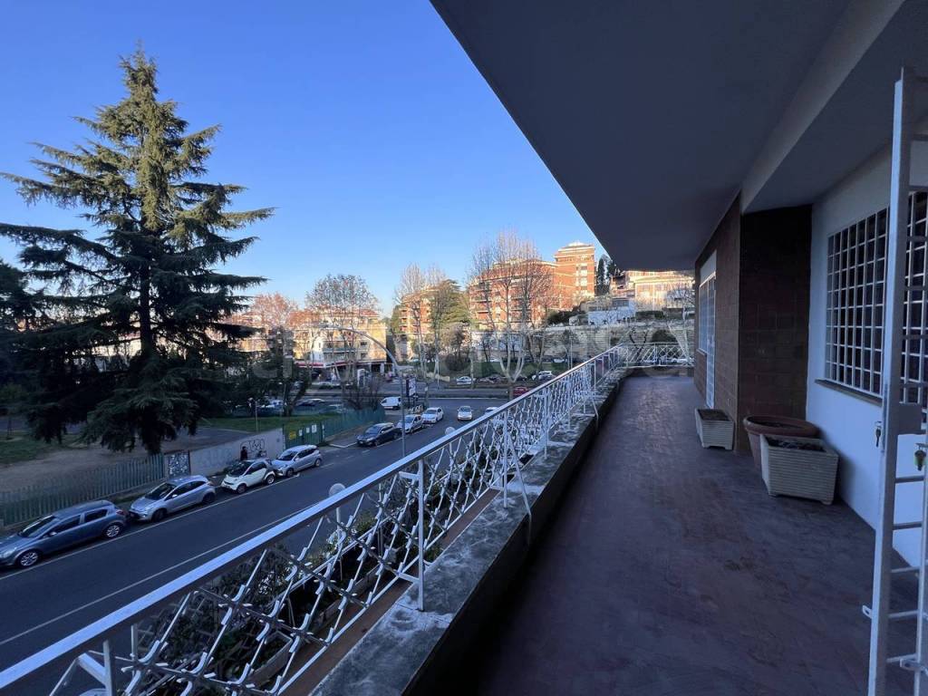 Appartamento in vendita a Roma via Giacinto De Vecchi Pieralice, 112