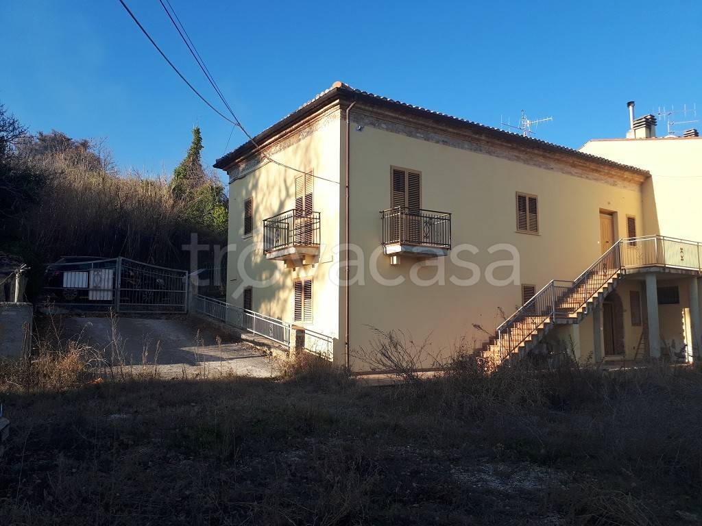 Casa Indipendente in vendita a Teramo via Vincenzo Pilotti, 38