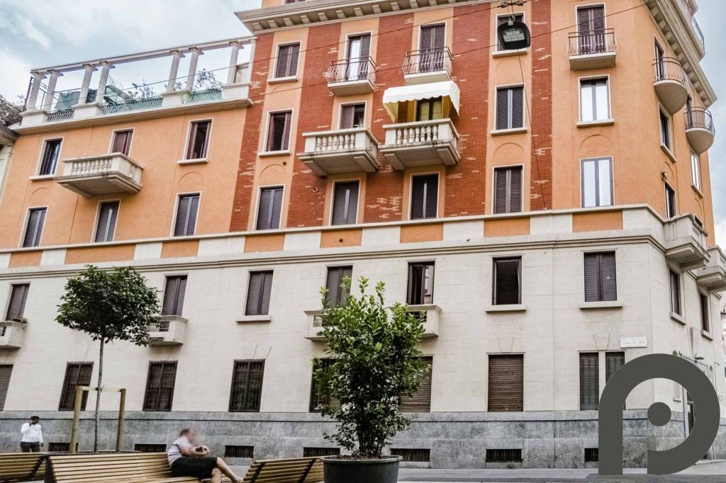 Appartamento in vendita a Milano via Andrea Costa, 10