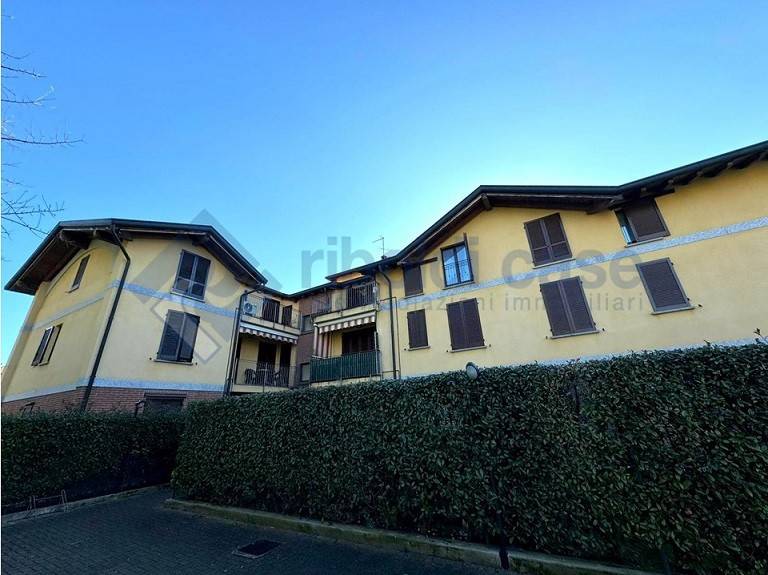 Appartamento in vendita a Giussano viale Piave Silvio Pellico