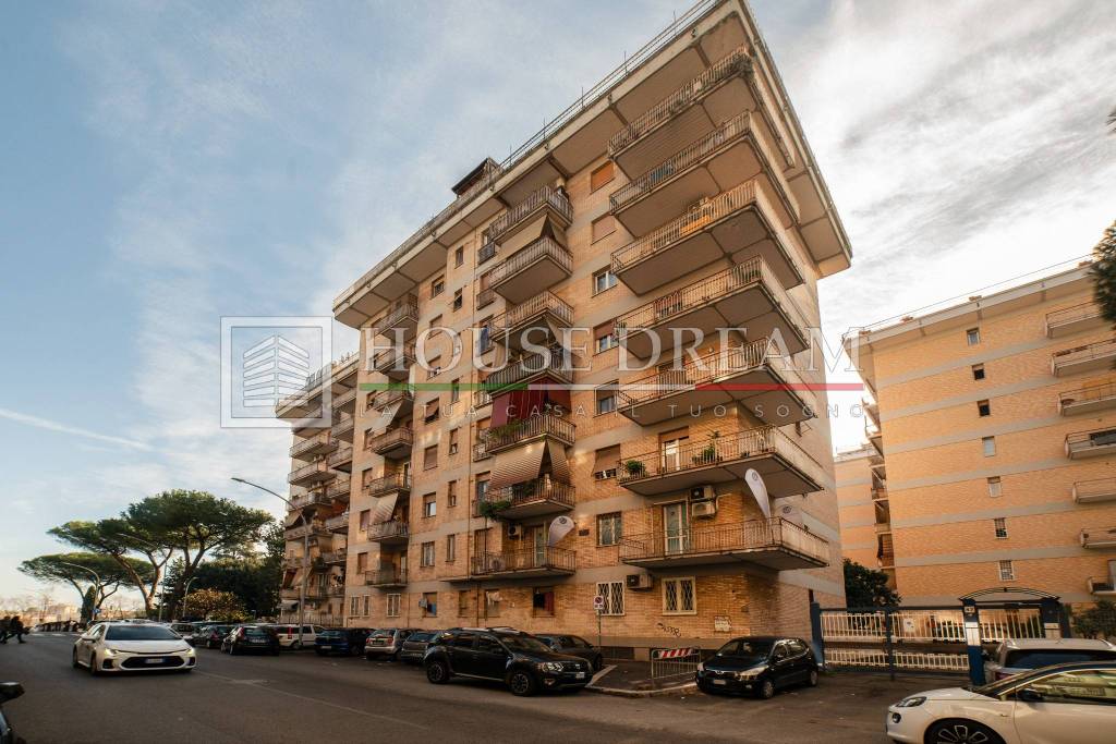 Appartamento in vendita a Roma via Filomusi Guelfi, 42