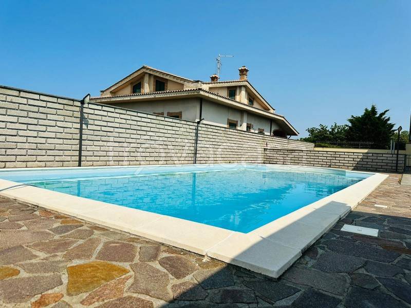 Villa Bifamiliare in vendita ad Albano Laziale via dei Piani di Monte Savello