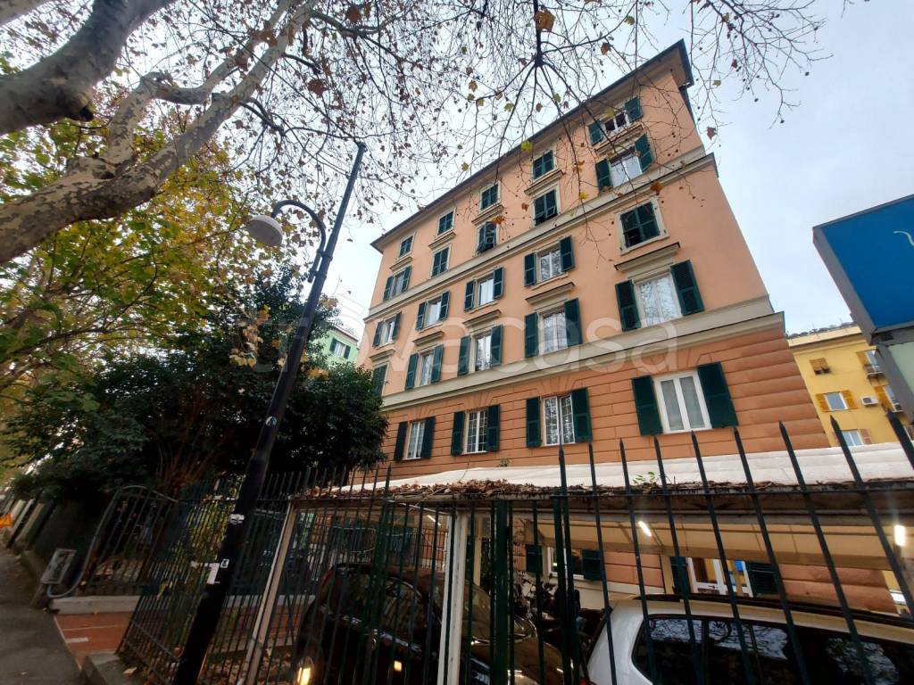 Ufficio in affitto a Genova via Giuseppe Casaregis, 46
