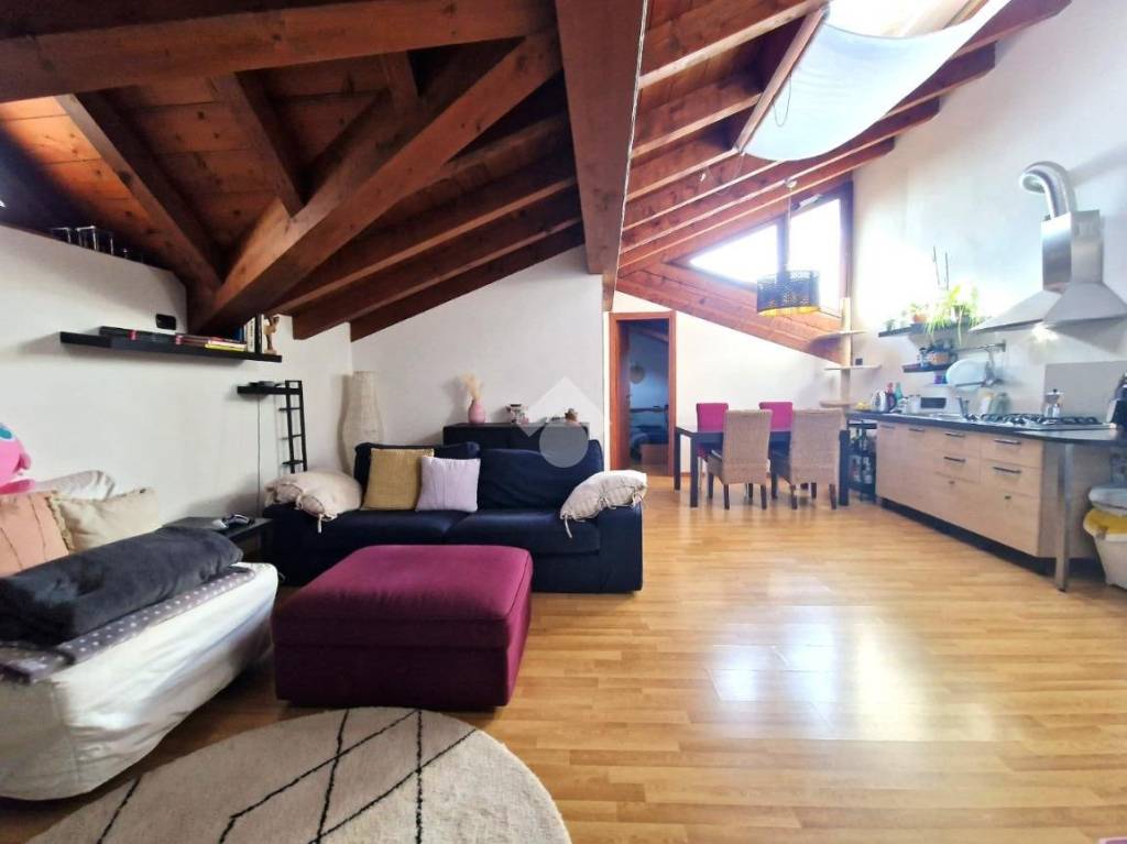 Appartamento in vendita a Ponte San Pietro via V. Emanuele ii, 44