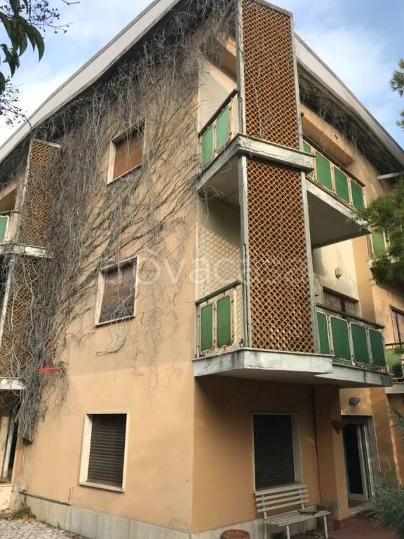Villa in vendita a Montesilvano via Alcide De Gasperi, 25