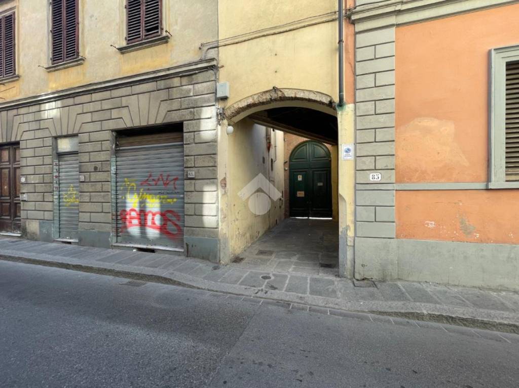 Negozio in vendita a Firenze via Guelfa, 85