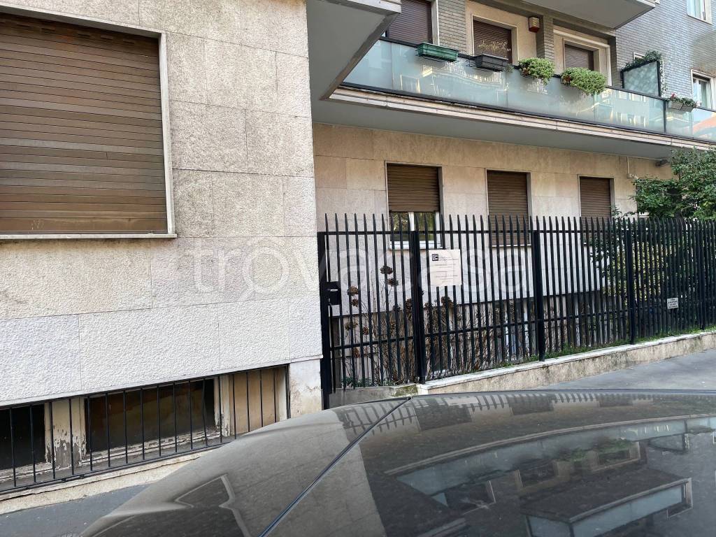 Ufficio in in affitto da privato a Milano via Marcantonio Colonna, 11