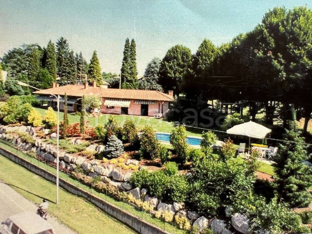 Villa Bifamiliare in in vendita da privato a Gallarate via Cervino, 3