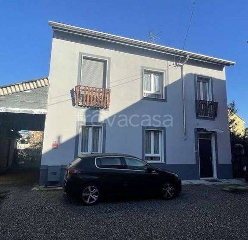 Villa in vendita a Limbiate via Trieste