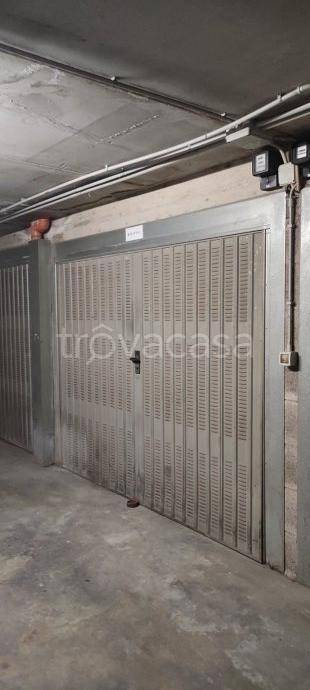 Garage in vendita a Guidonia Montecelio via Giuseppe Garibaldi, 178