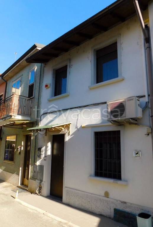 Casa Indipendente in vendita a Garlasco vicolo della Porta, 17
