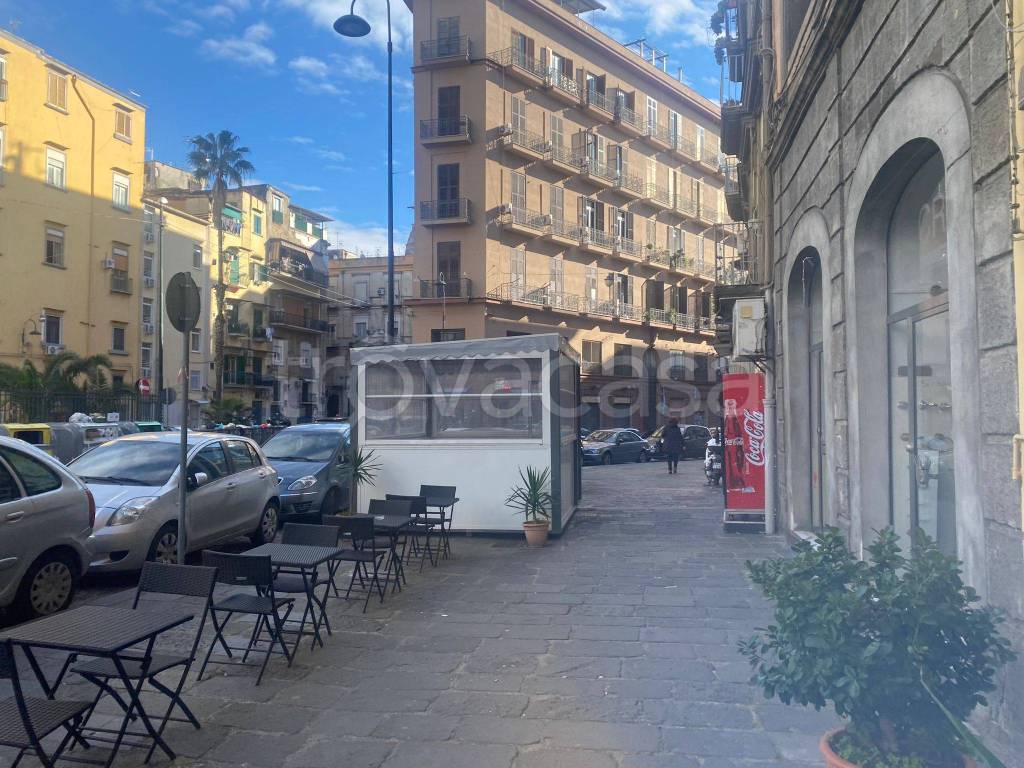 Negozio in affitto a Napoli via Concezio Muzii