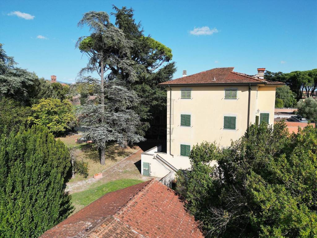 Ufficio in affitto a Lucca viale Pacini, 115