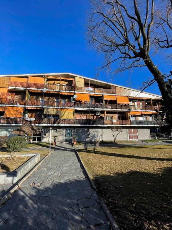 Appartamento in vendita a Castelletto sopra Ticino via del Lago