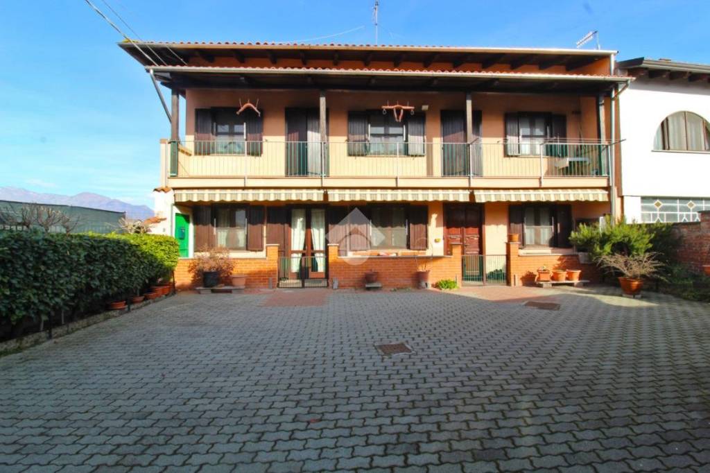 Casa Indipendente in vendita a Romano Canavese via Ponte Chiusella, 78