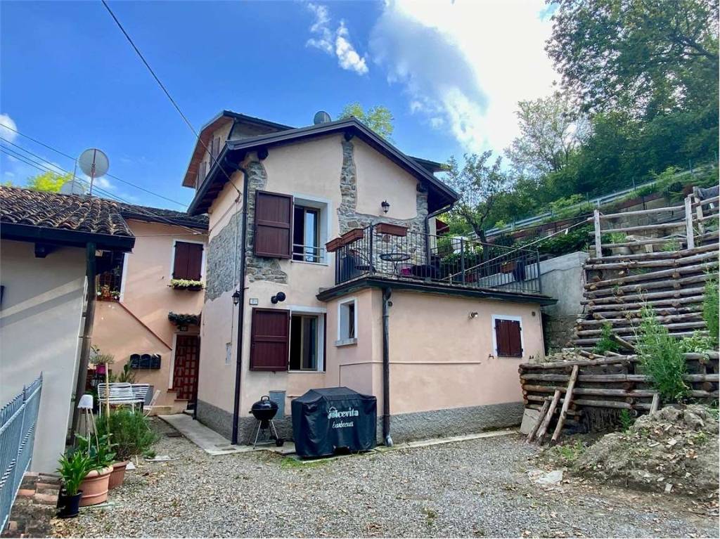 Casa Indipendente in vendita a Scandiano via Faggiano, 2