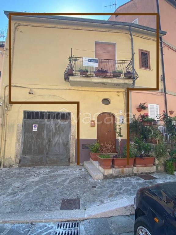 Casa Indipendente in vendita a San Martino Valle Caudina piazza 20 Settembre