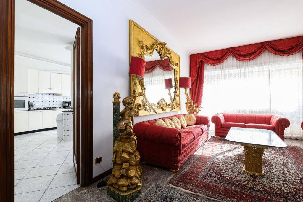 Appartamento in vendita a Roma via di San Pio V, 140