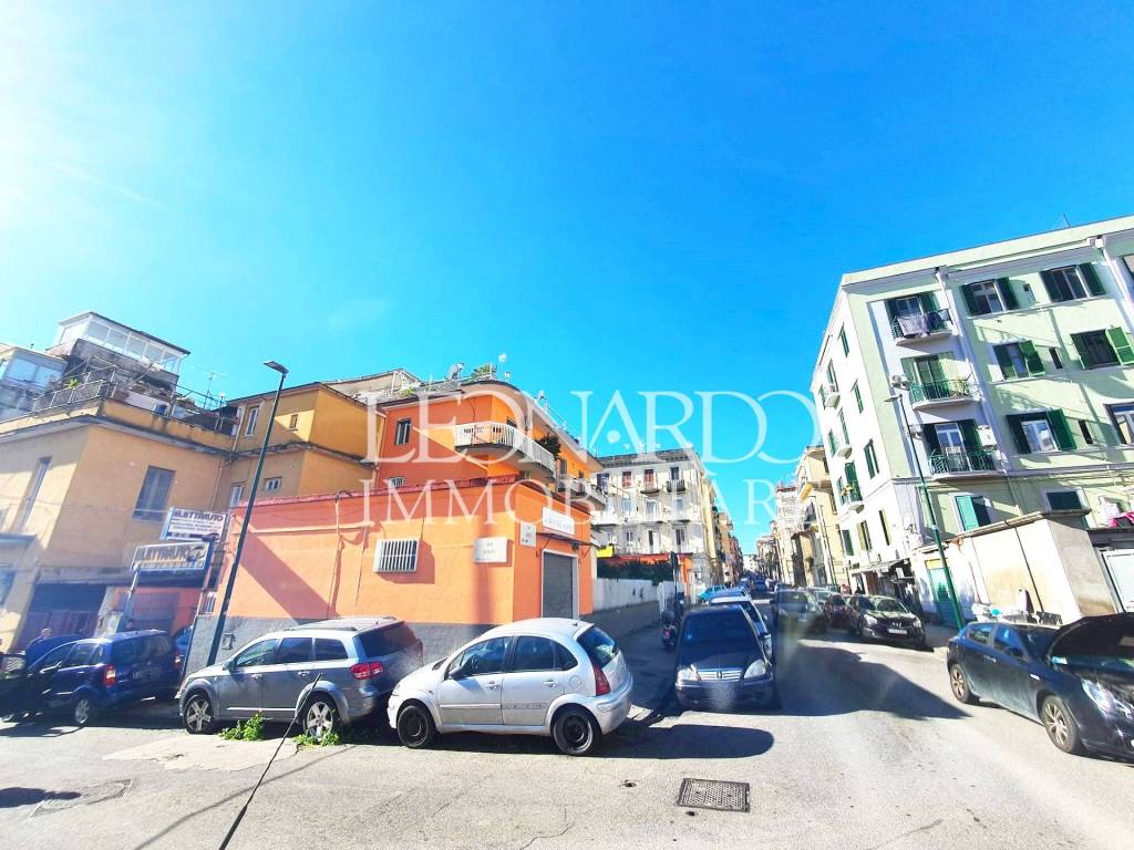 Appartamento in vendita a Napoli via Plinio