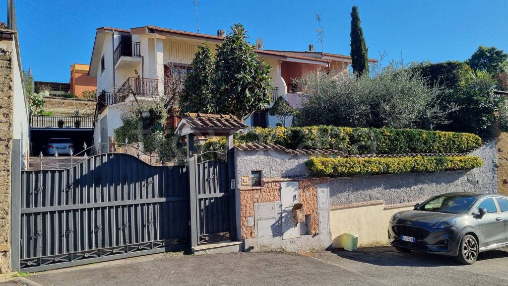 Villa Bifamiliare in in vendita da privato a Roma via Giorgio Sars