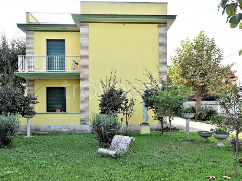 Villa Bifamiliare in vendita ad Anzio via Corallo