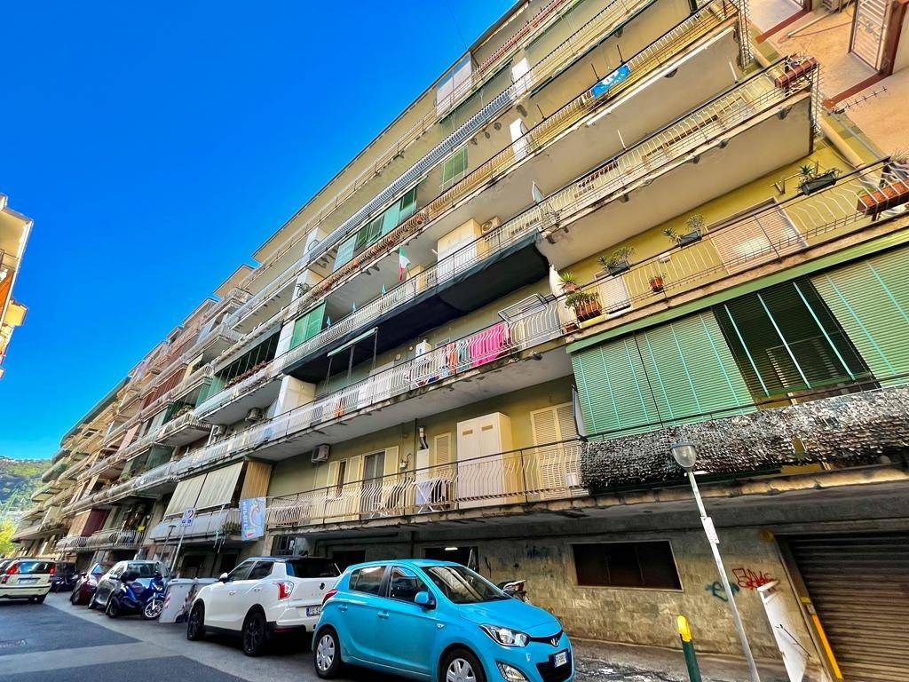 Appartamento in vendita a Napoli via Talete di Mileto, 15