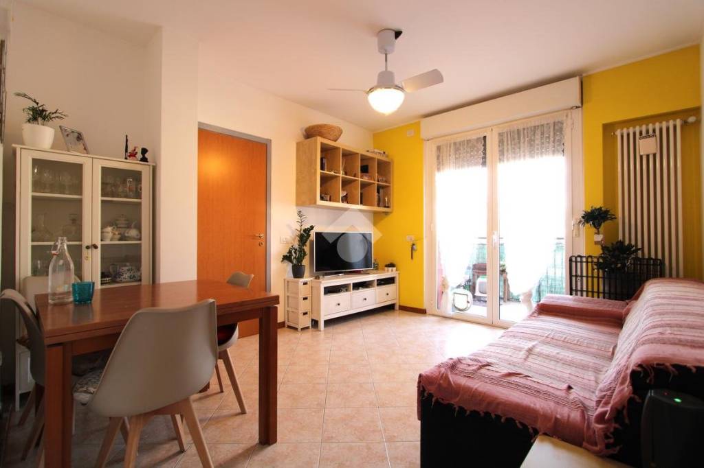 Appartamento in vendita a Bareggio via s. Pietro, 11
