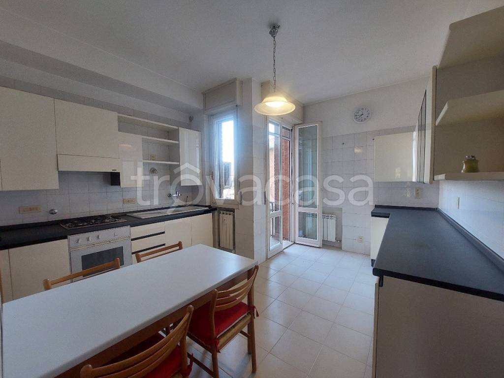 Appartamento in vendita a Reggio nell'Emilia via Alcide Cervi