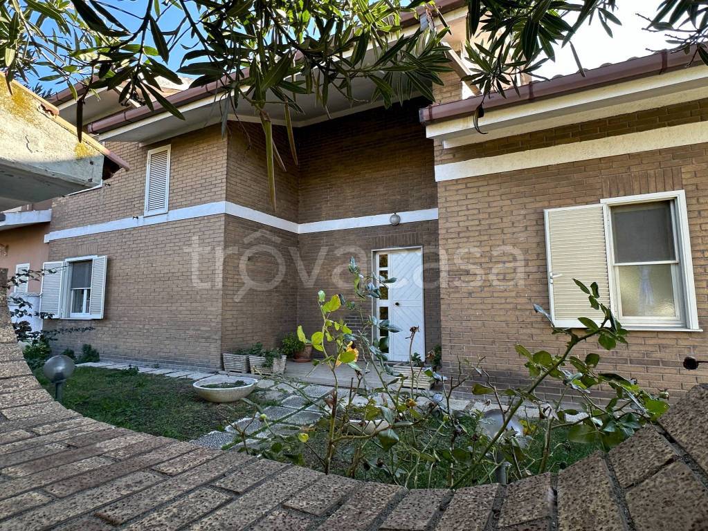 Villa Bifamiliare in vendita a Tarquinia via del Lentischio, 4