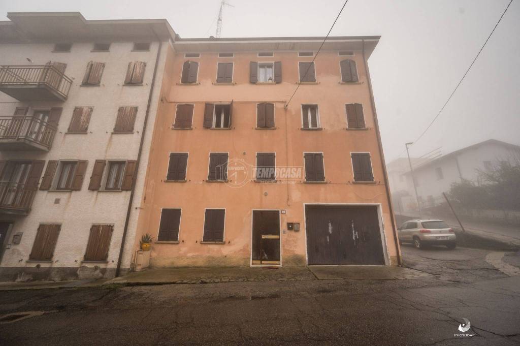 Appartamento in vendita a Casina via del Carrobbio